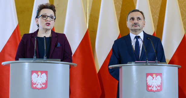 Minister edukacji narodowej Anna Zalewska oraz nowo powołany koordynator Zespołu ds. wdrażania reform edukacji, podsekretarz stanu w MEN Maciej Kopeć.