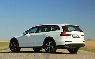 Test Volvo V60 Cross Country D4 AWD Polestar