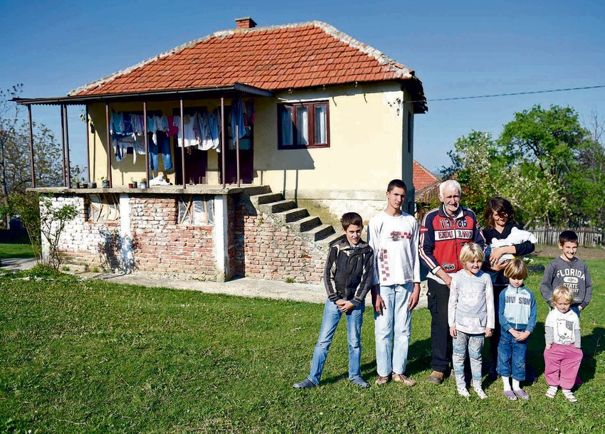 Otac Zoran ima 54 godine. ostao je bez posla, a sad zbog godina neće da ga zaposle