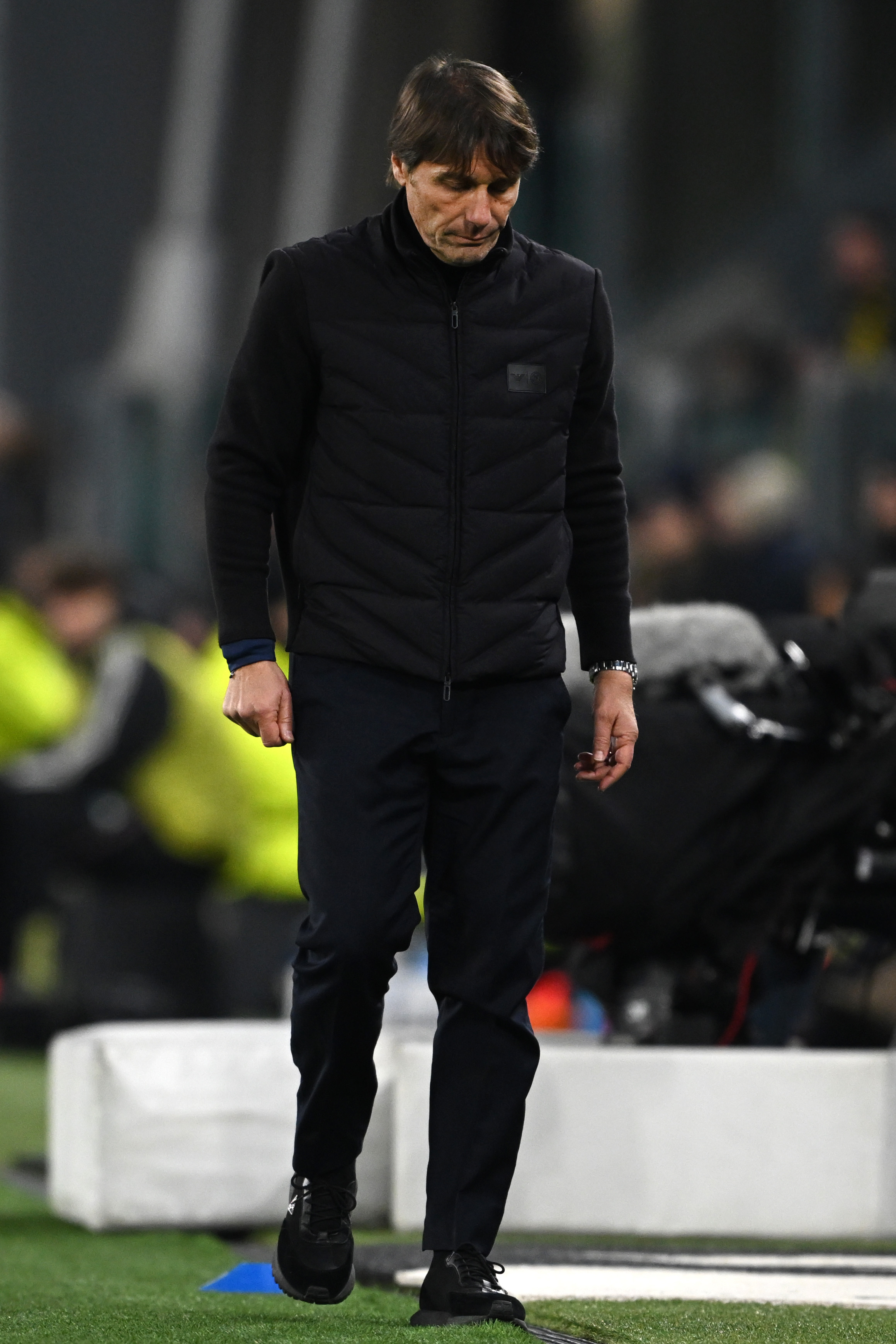 Una dozzina di infortuni e undici partite in poco più di un mese: il Napoli di Conte affronta il Chelsea