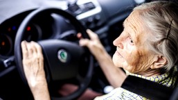 seniorzy stracą prawo jazdy w 2026? zapadła ostateczna decyzja ws. badań. oto nowe zasady