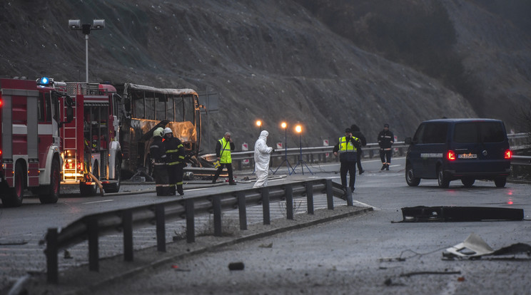 Buszbaleset Bulgáriában/MTI EPA Vaszil Donev 