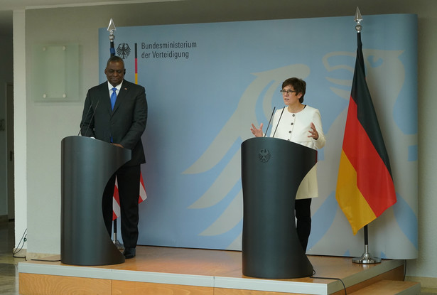 Lloyd Austin i Annegret Kramp-Karrenbauer