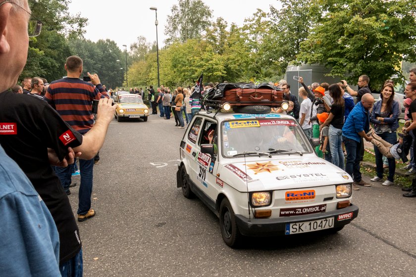 Katowice. Start ósmej edycji rajdu Złombol 