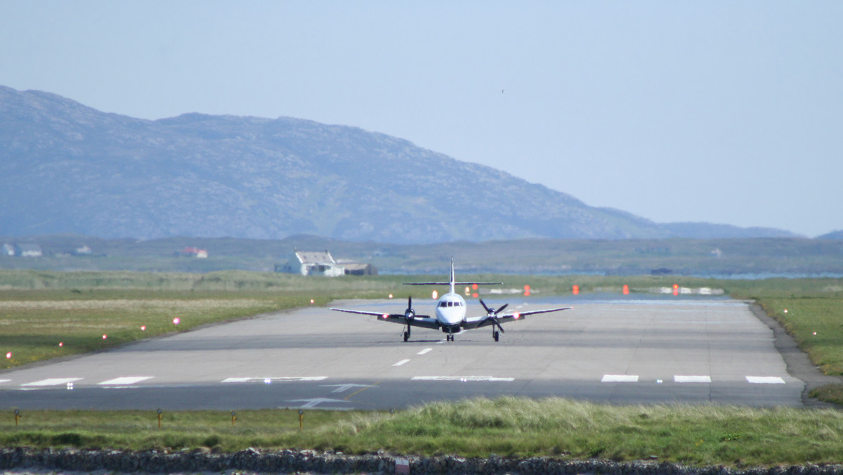 Praca marzeń na maleńkim lotnisku Benbecula. Już od 12 tys. zł miesięcznie za staż!