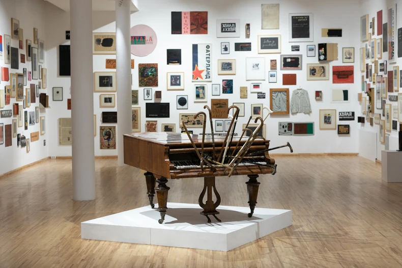 Otvaranje izložbe Sutra je ponedeljak Raše Todosijevića