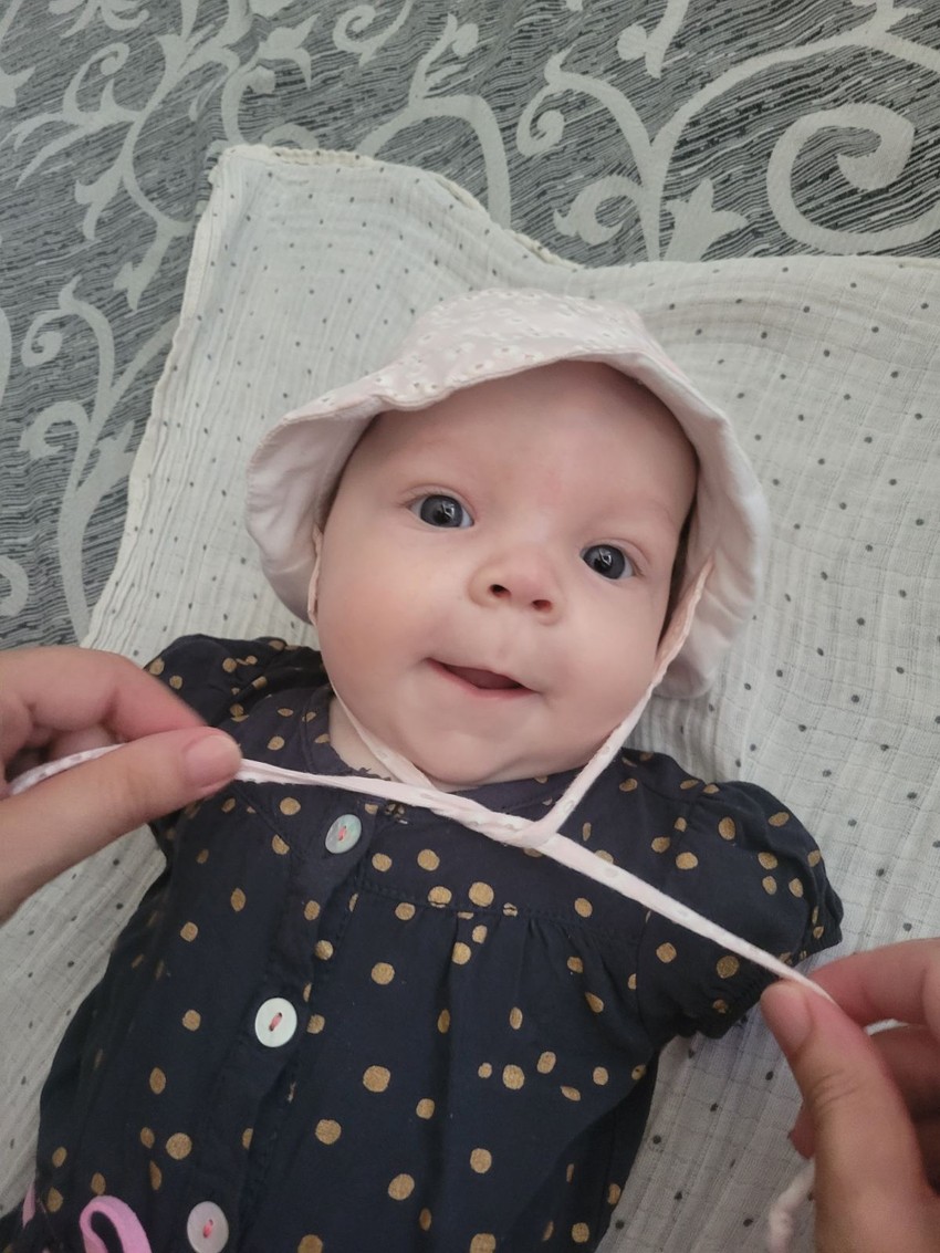 Irina - beba sa krilima