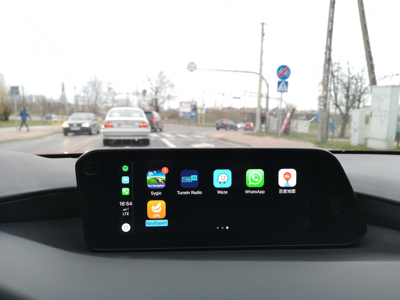 Mazda 3 z systemem MZD Connect i nagłośnieniem Bose