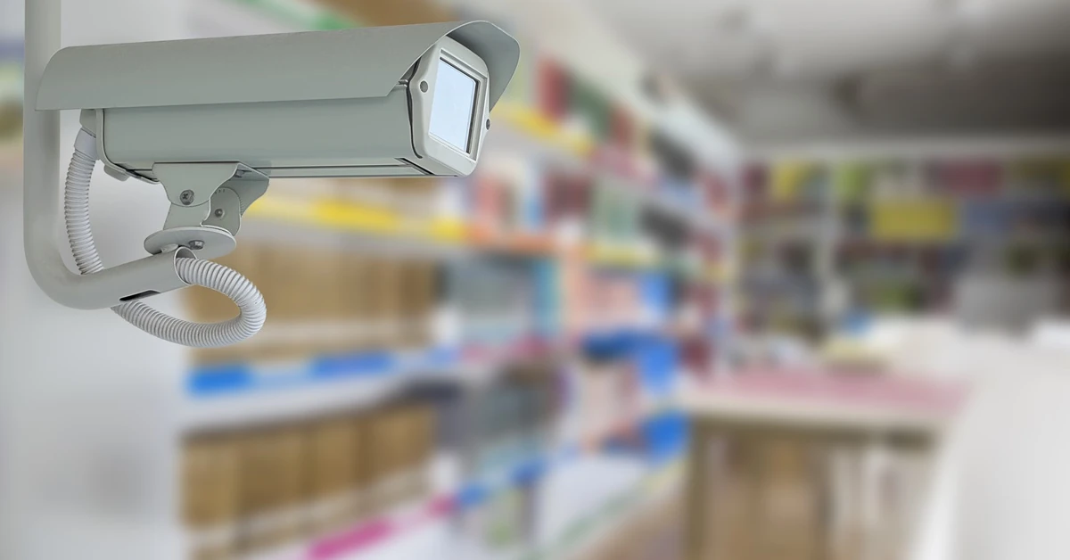 Monitoring w szkołach. UODO chce zmiany przepisów. Apel do Barbary Nowackiej