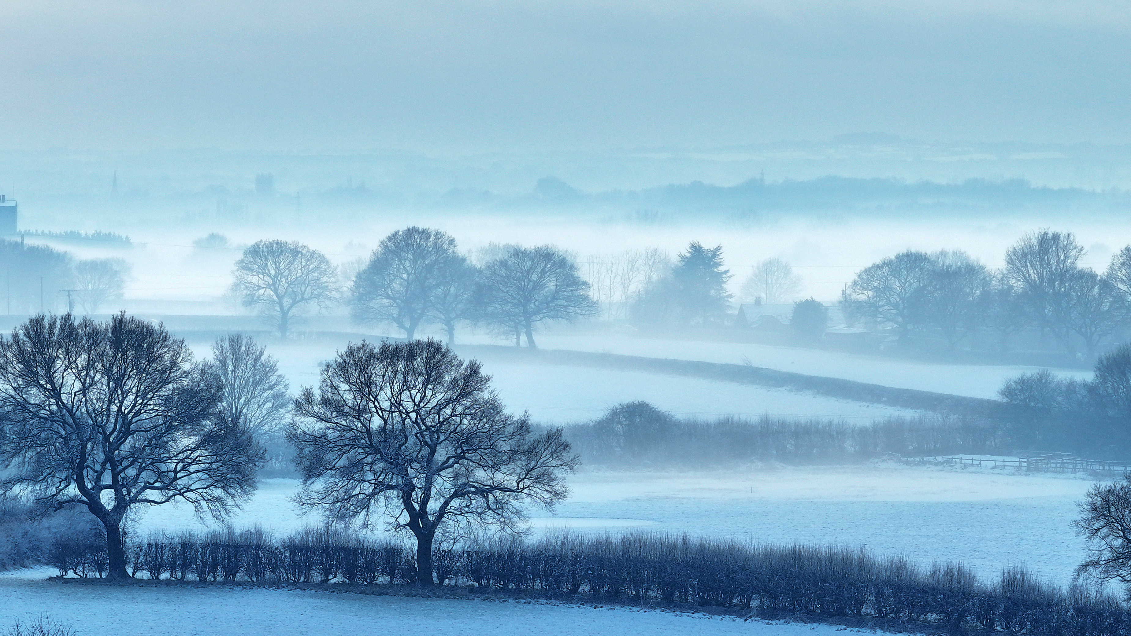 UK braces for up to 23 inches of snow and -15C in severe winter storm