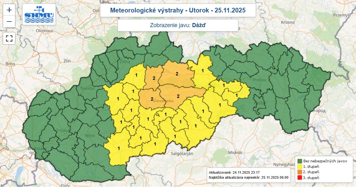 Výstraha druhého stupňa pred dažďom v utorok platí pre 4 okresy a 19 ich má žlté varovanie prvého stupňa.