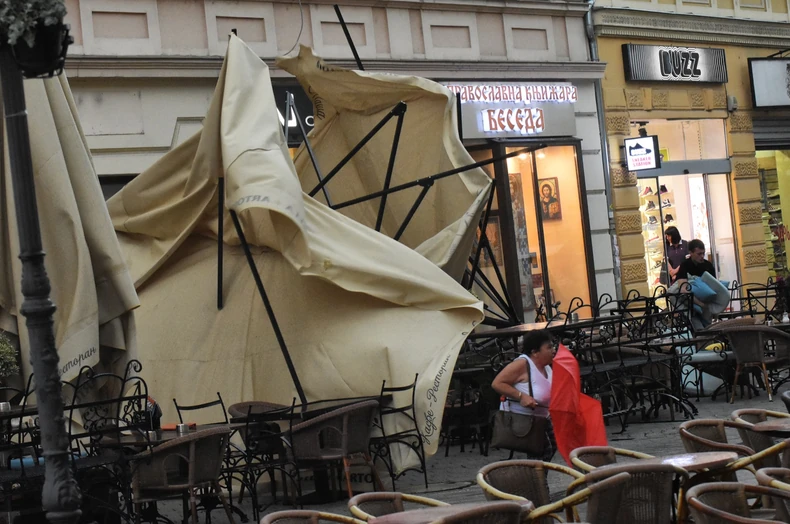 Veče sa umerenim i jakim severozapadnim vetrom 