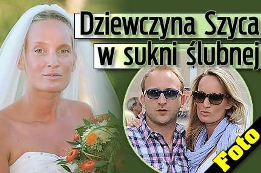 Dziewczyna Szyca w sukni ślubnej. Foto