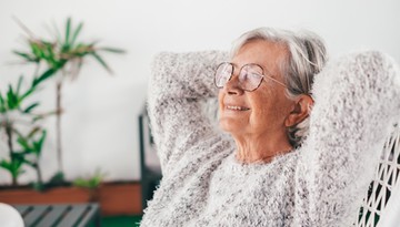 Dowód osobisty dla seniora ważny dłużej? Rząd szykuje zmiany