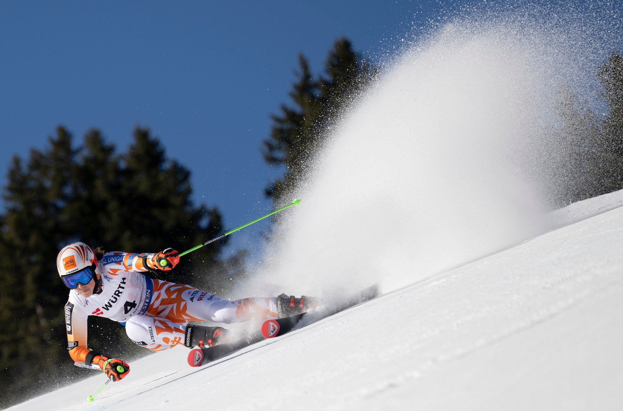 Slovenská lyžiarka Petra Vlhová na trati počas 1. kola obrovského slalomu na MS v alpskom lyžovaní vo francúzskom stredisku Courchevel-Méribel.