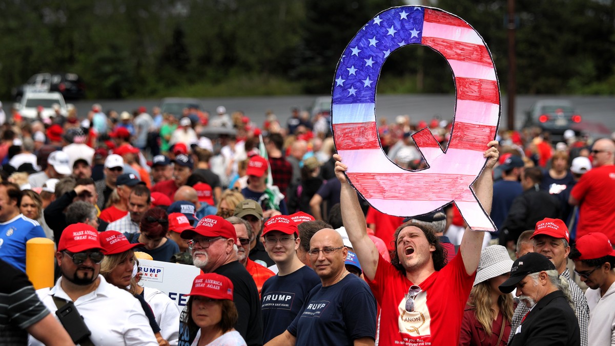 Twitter usunął w ciągu ostatniej doby kilkanaście tysięcy kont informujących o QAnon, teorii spiskowej zwolenników Donalda Trumpa, która szturmem zdobyła media społecznościowe w USA.