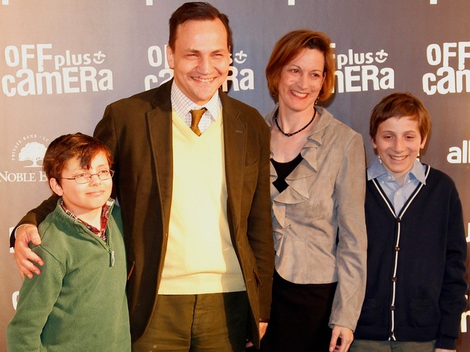 Anne Applebaum i Radosław Sikorski z synami