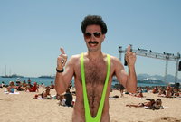 Sacha Baron Cohen veszélybe került a neonáci tömegben a Borat 2. forgatásán