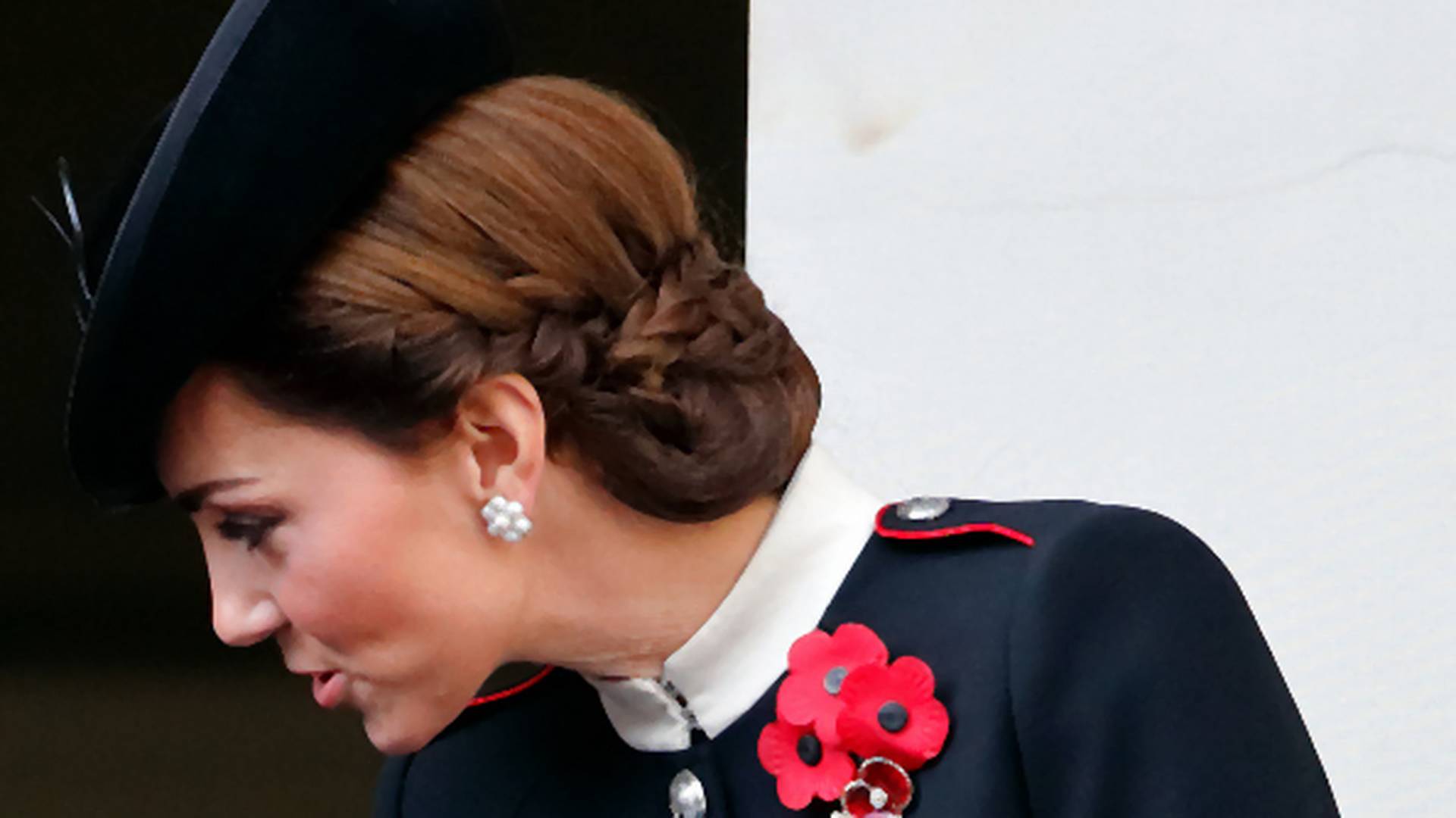 Fryzury Kate Middleton, które wcale nie wieją królewską nudą