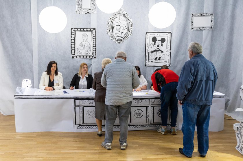 The polling station has become a huge coloring book. Elections in comic arrangement
