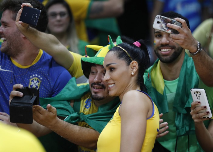 Brazylijskie siatkarki to dziewczyny na medal. Jest na kim oko zawiesić