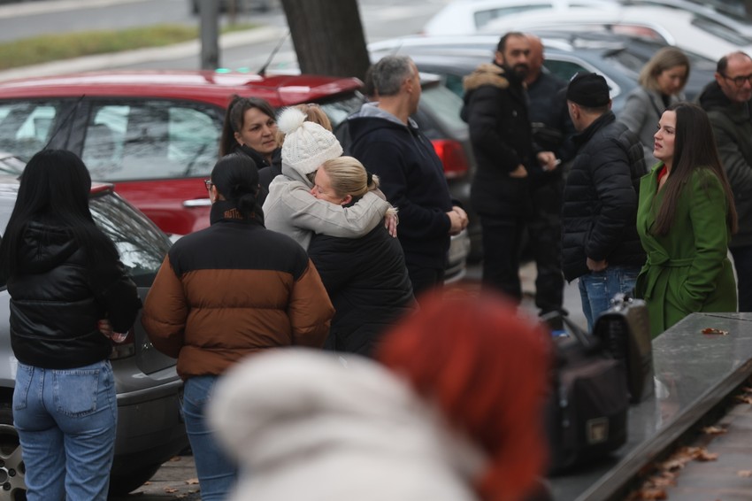 Porodice stradalih u "Ribnikaru" došle su da pruže podršku porodicama žrtava Uroša Blažića
