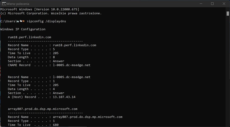 Komenda ipconfig /displaydns wyświetla informacje przechowywane w pamięci podręcznej DNS