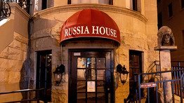 Betört ablakok, megrongált éttermek: célpontok lettek az orosz kötődésű vállalkozások Amerikában