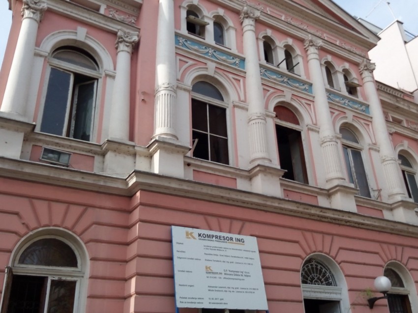 Zgrada Radio Valjeva propada