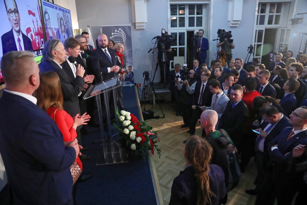 Robert Winnicki powiedział, że w trakcie kampanii wyborczej TVP w kontekście Konfederacji "zdarzało się nie tylko przemilczeć, ale też dużo nakłamać. Przegrali kilka procesów wyborczych, z których części nie wykonali".