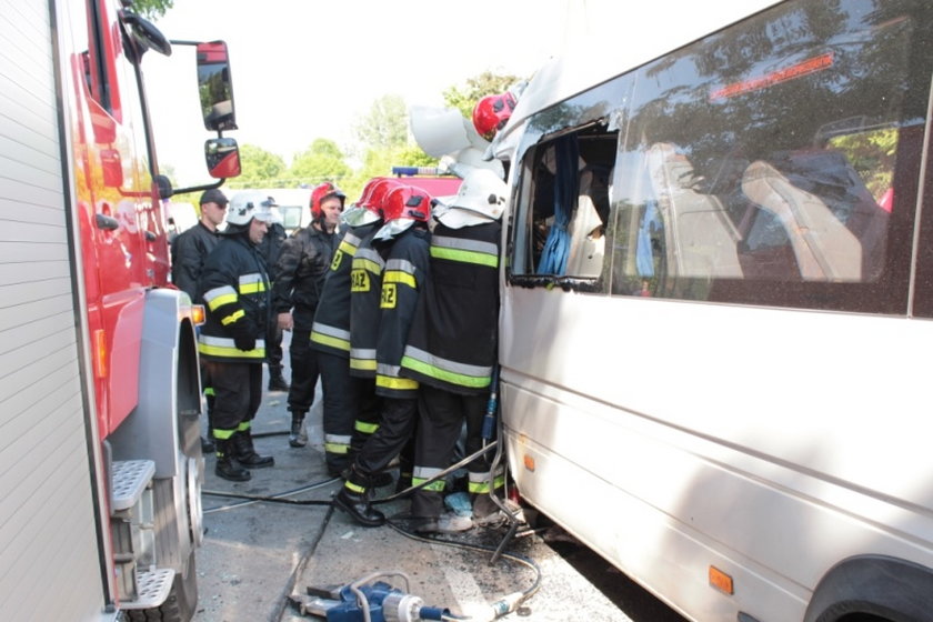 Wypadek busa w Stawkach 