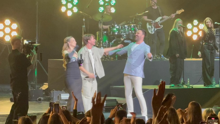 Jelena Tomašević i Ivan Bosiljčić na sceni sa Jakovom Jozinovićem