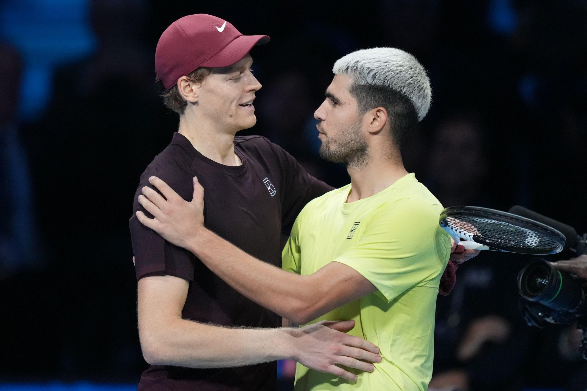 1.651 zu 1.651 Punkte: Sinner schlägt Alcaraz bei ATP Finals