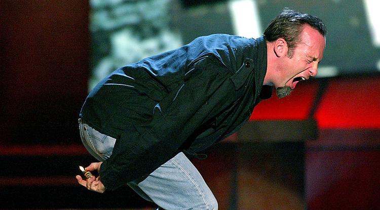A Breaking Bad színésze, Bob Odenkirk produkálja magát a Comedy Central's First Ever díjátadóján, 2003-ban.
