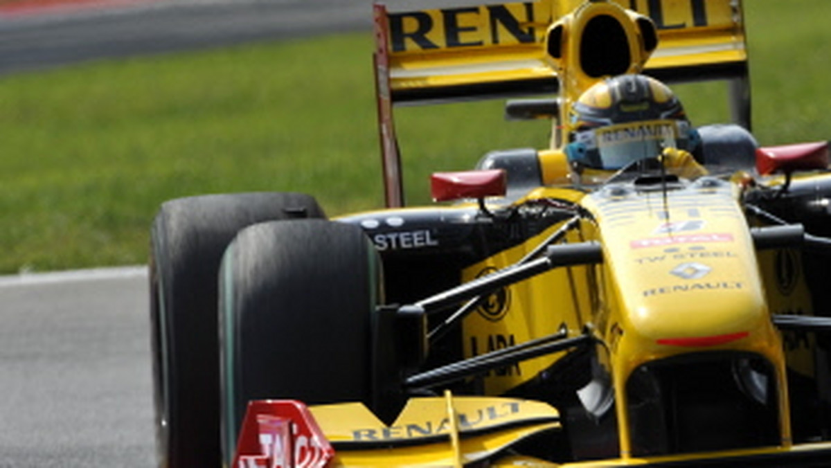Robert Kubica piątkowe treningi przed niedzielnym wyścigiem Formuły 1 o Grand Prix Brazylii może zaliczyć do udanych. Polski kierowca teamu Renault na pierwszym treningu miał piąty a na drugim szósty czas. Treningi zdominował Sebastian Vettel z Red Bulla.
