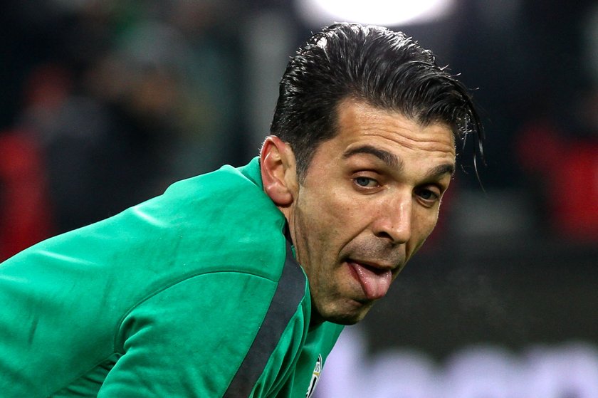 Buffon i jego dziewczyna dają popalić sąsiadom!