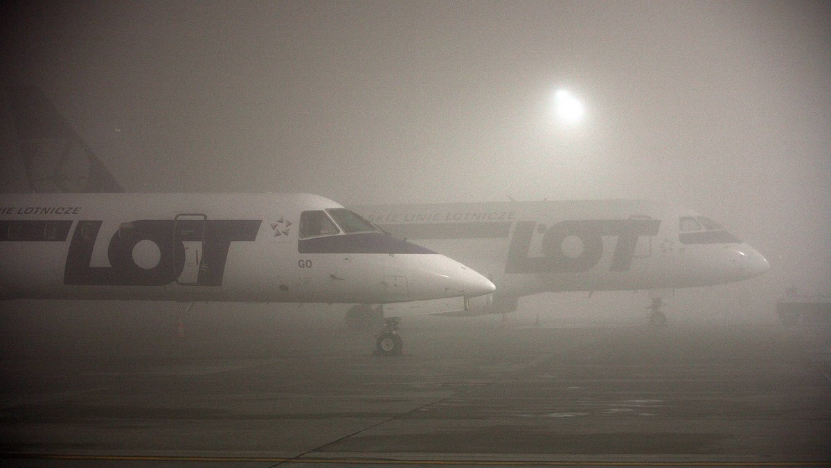 Lotnisko Kraków Airport działa już normalnie. Wystartowały maszyny do Monachium, Frankfurtu, Warszawy, Poznania i Gdańska. W poniedziałek rano mgła opóźniła starty samolotów.