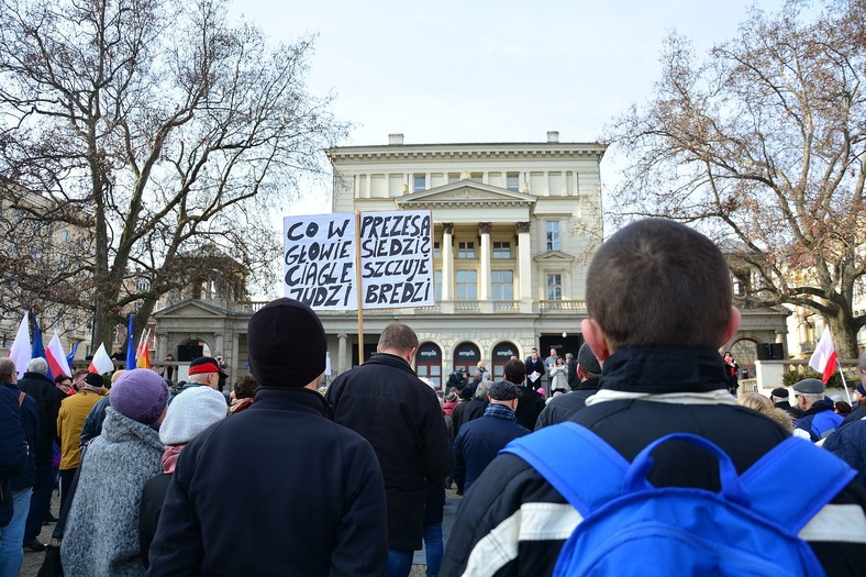 Demonstracja przeciwko "ustawie o inwigilacji"