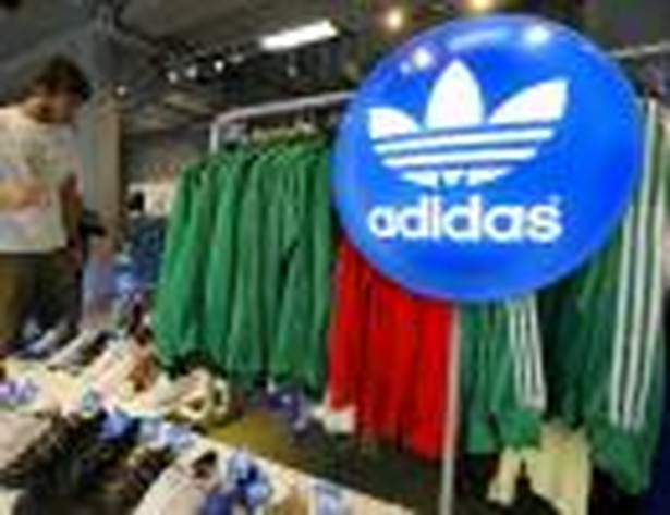 Niemiecki gigant z branży odzieży sportowej Adidas planuje wprowadzić na rynek nową markę – Adidas Neo, podaje „Sueddeutsche Zeitung”.