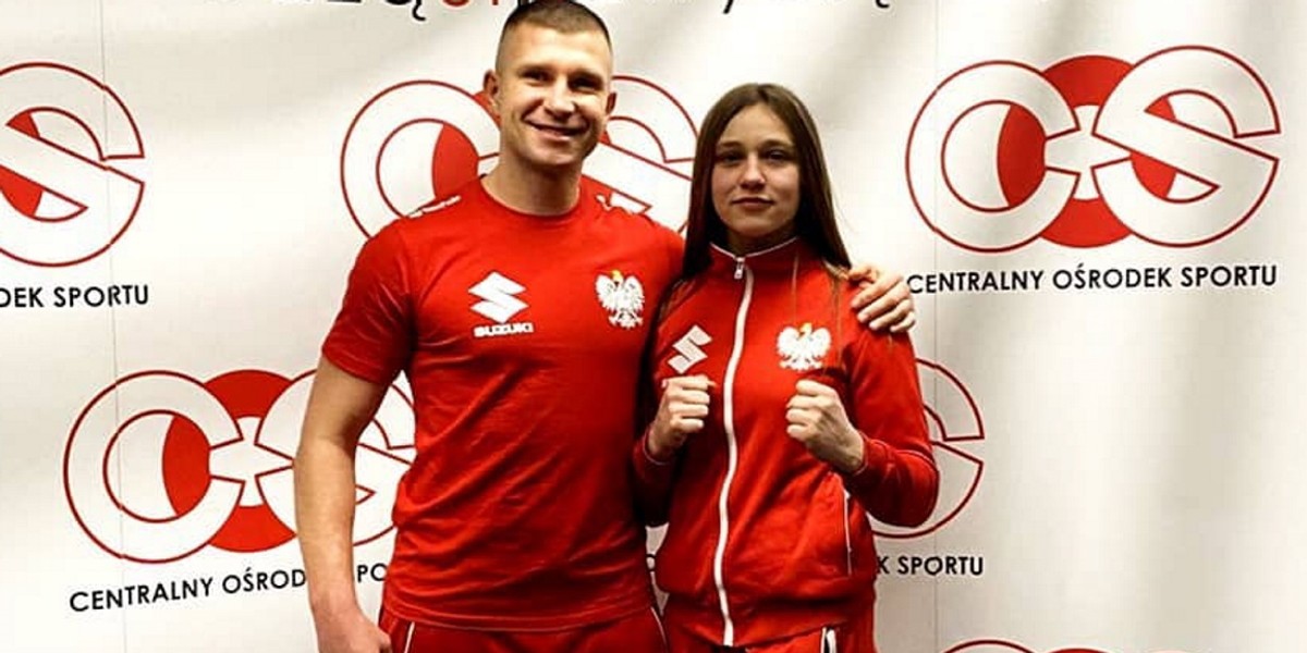 Trener Tomasz Dylak i srebrna medalistka olimpijska w boksie Julia Szeremeta.