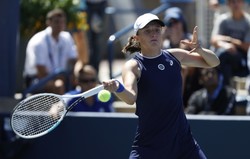 Łzy Świątek na korcie. "Walczyłam z emocjami, cieszę się, że wygrałam"