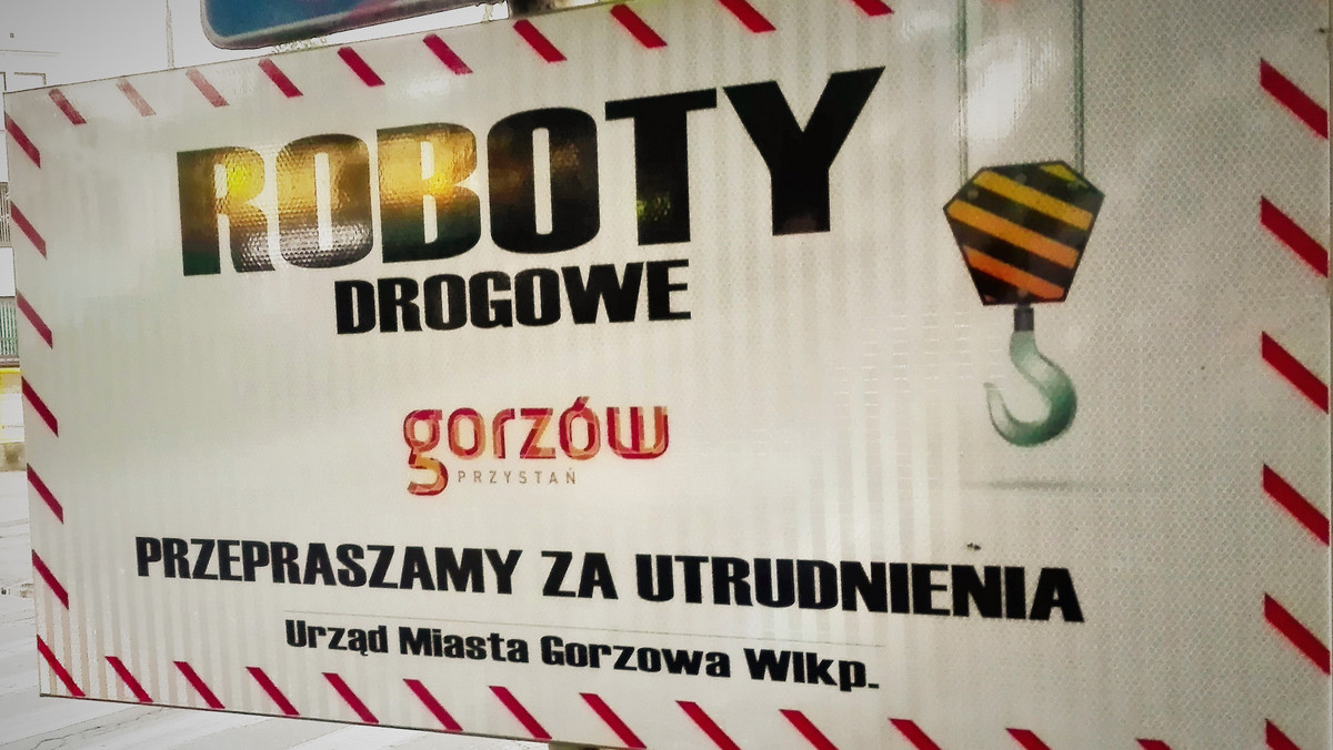 Od dziś można już jeździć wyremontowanym odcinkiem ul. Warszawskiej w Gorzowie Wlkp. Organizacja ruchu została przywrócona do stanu sprzed remontu.