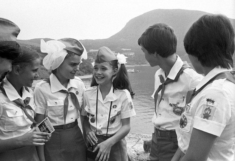 Samantha Smith (na środku) w obozie pionierów "Artek"