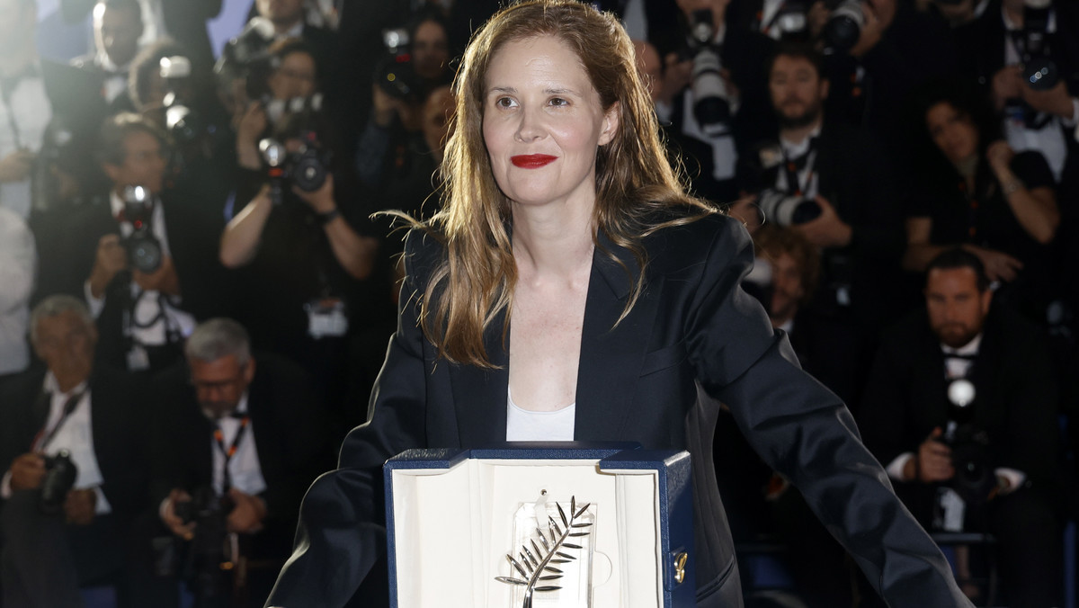 Justine Triet ze Złotą Palmą na Festiwalu Filmowym w Cannes, 2023 r.