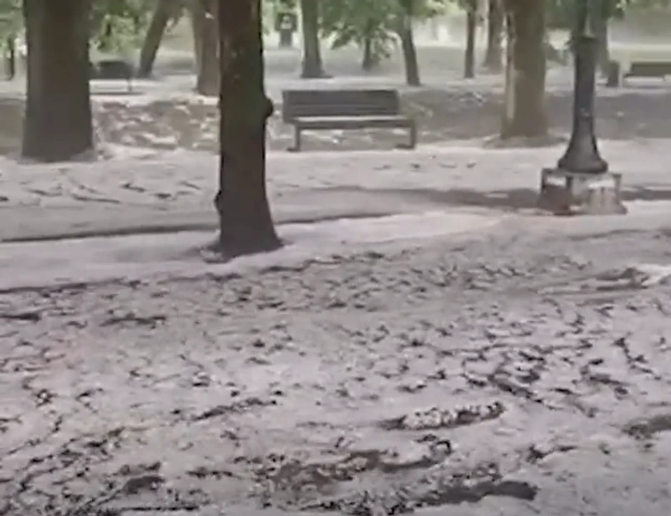 Nevreme praćeno gradom pogodilo Vrnjačku Banju