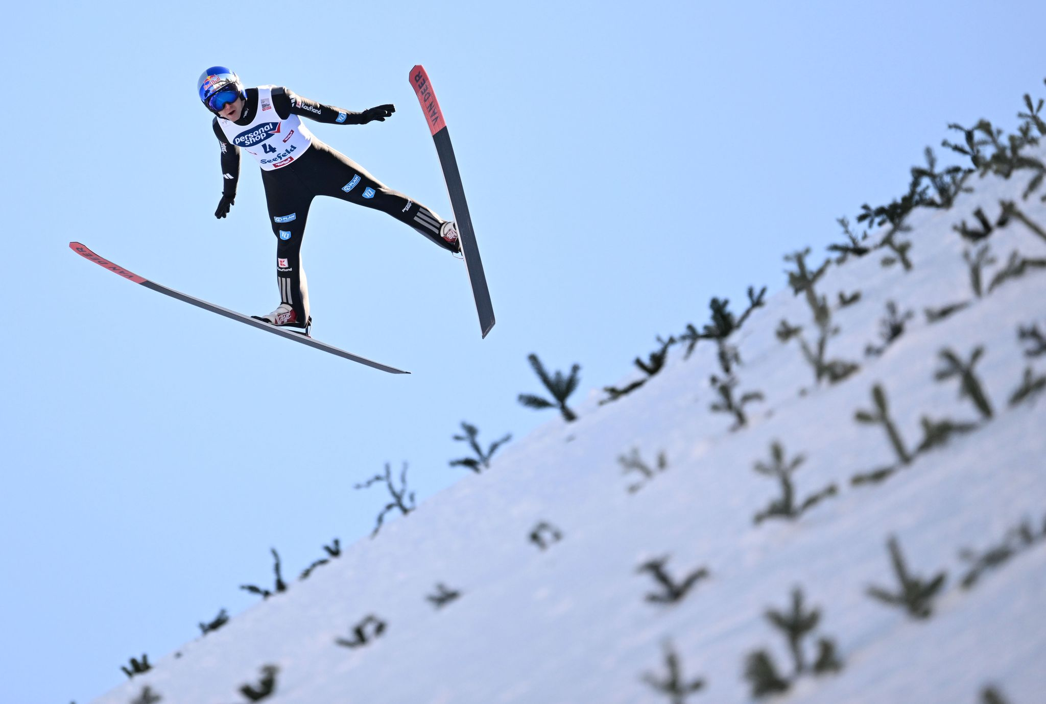 0,2 Sekunden Vorsprung: Geiger feiert zweiten Saisonsieg in Seefeld kurz vor Olympia