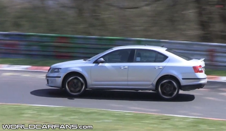 Skoda octavia RS nowej generacji przyłapana na torze Nürburgring