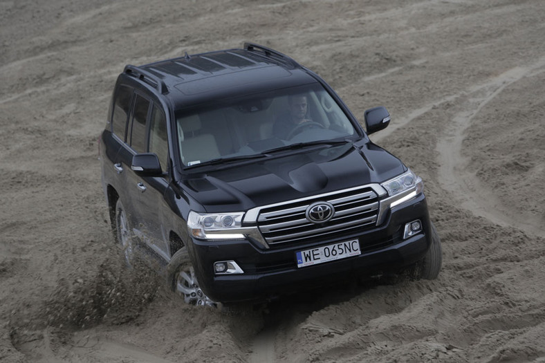 Toyota Land Cruiser V8 - zabili ją i wróciła!