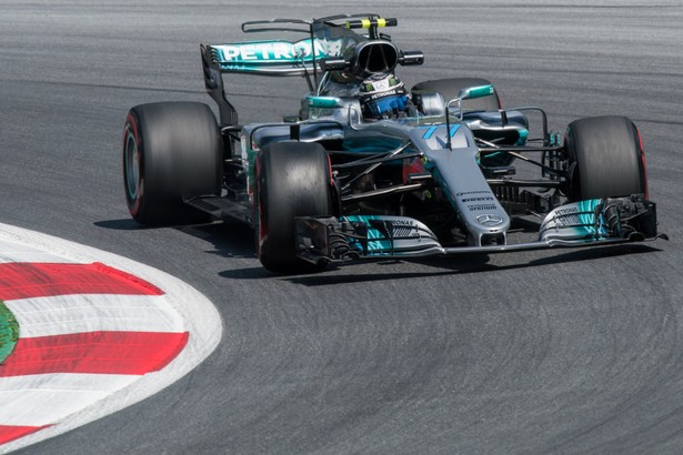 Formuła 1: Valtteri Bottas wygrał kwalifikacje i ruszy z pole position do Grand Prix Austrii