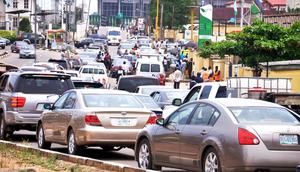 Long queues at filling stations (TheWhistler)